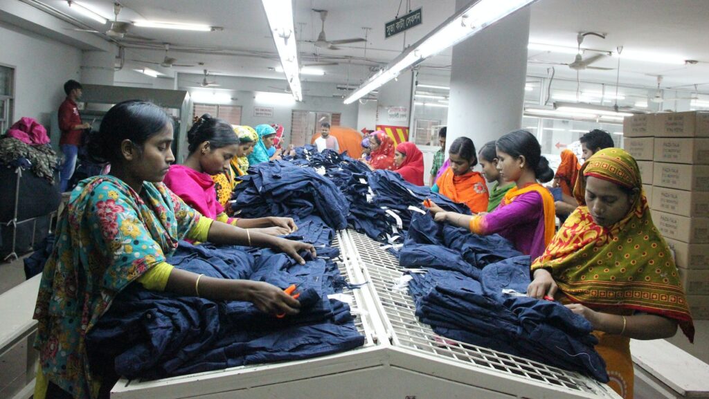 Stratégie H&M. Usine de production de vêtements