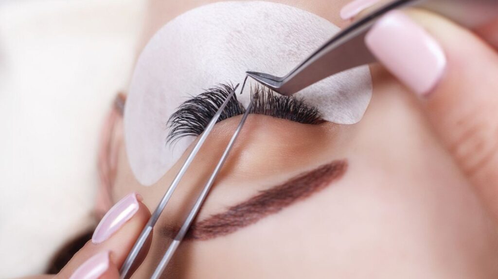 faux cils