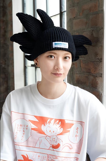 femme avec bonnet Son Goku